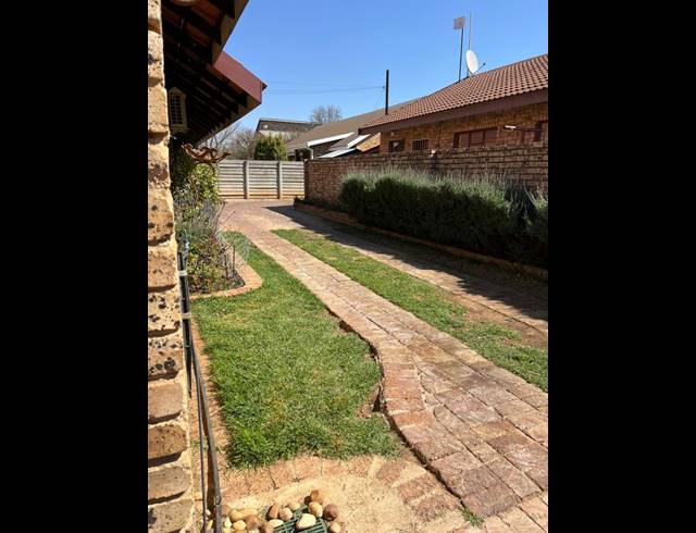 1 BEDROOM APARTMENT FOR SALE IN KANONIERSPARK